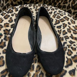 Black size 6, Lauren Conrad Brand in good condition. Item sold as is no returns.